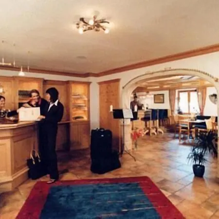 Casada - Silvretta Premium Card Betrieb Отель 3*